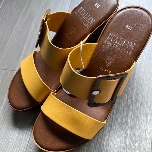 Italian Shoemaker Size 8 Yellow Wedge with buckle - Picture 7 of 8